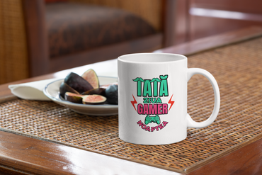 Cană ceramică cu mesaj - Tata ziua, Gamer noaptea